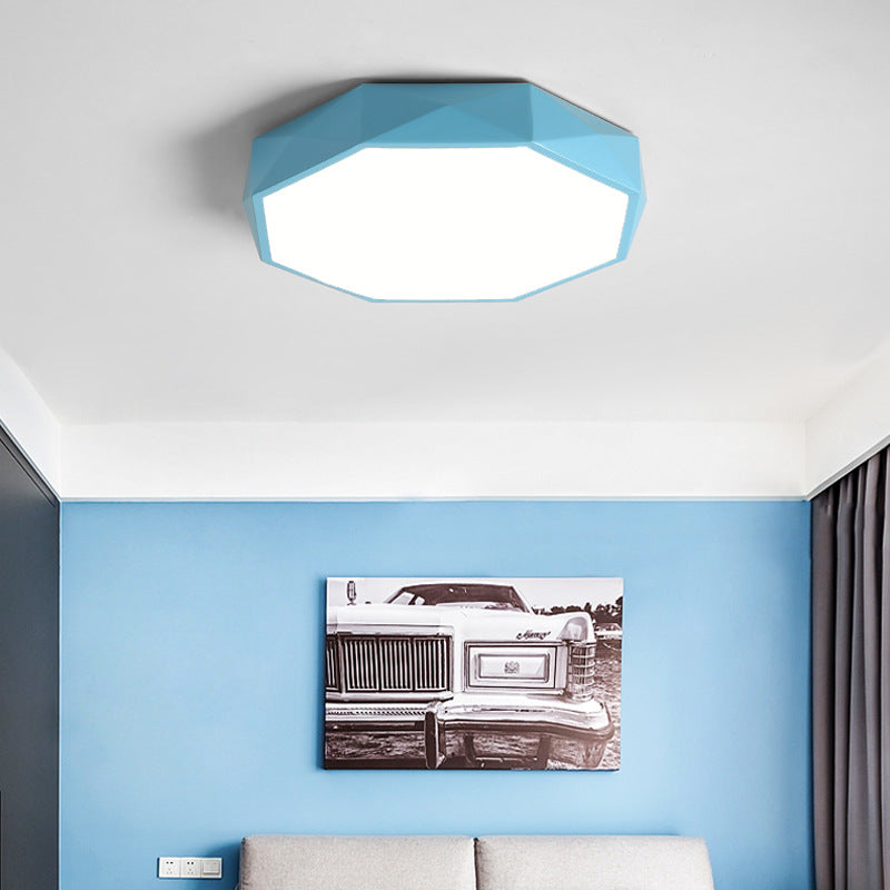 Abstrakt skandinavisk LED-plafond — varmvitt ljus