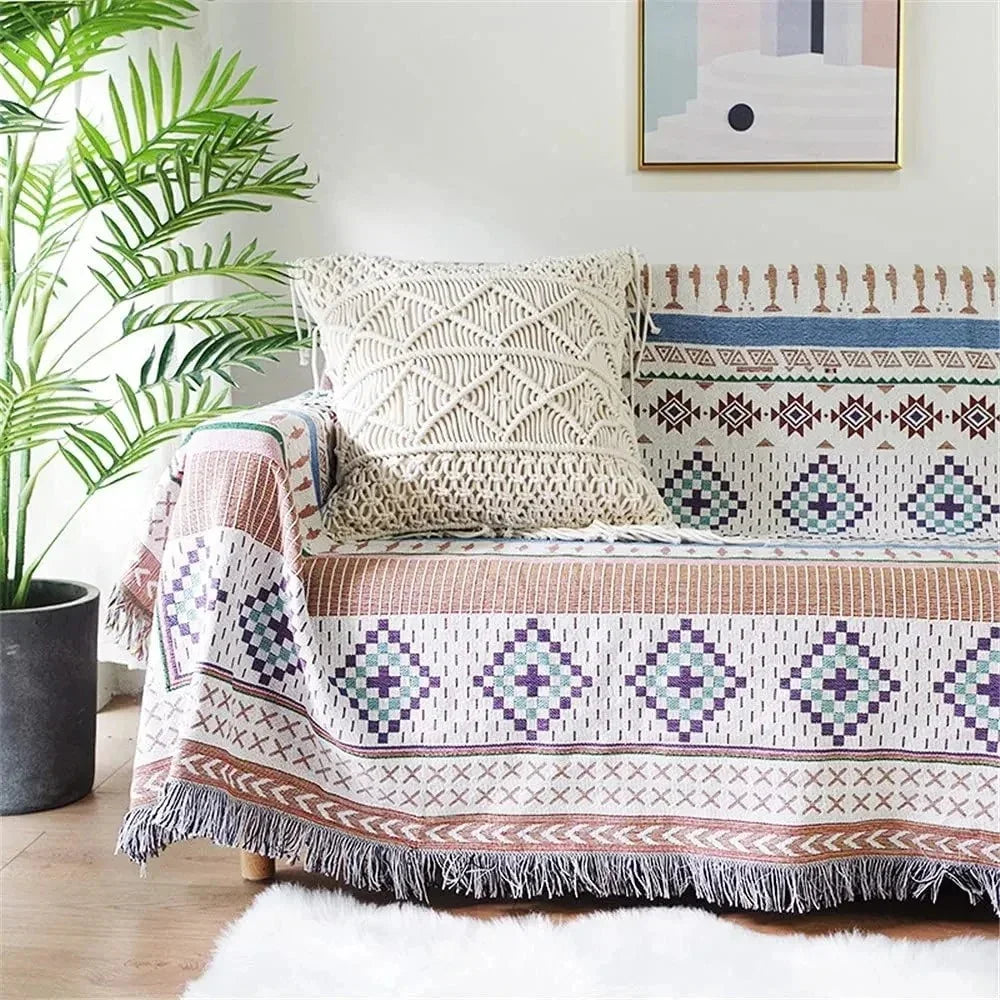 Värikäs jacquard-torkkupeitto — pehmeää puuvilla-polyesteriä, hapsut
