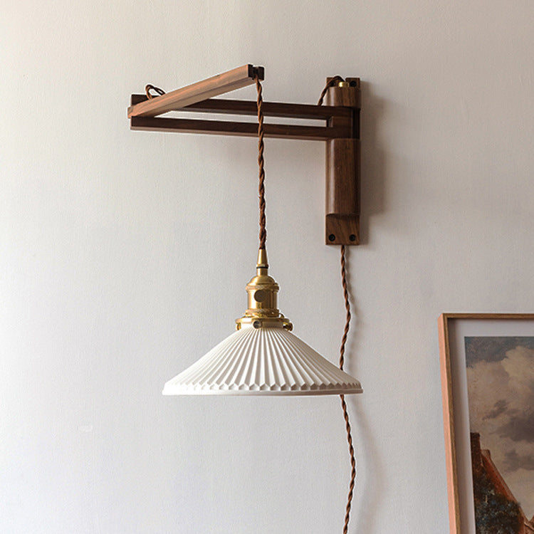 Lampă reglabilă din lemn — abajur rustic din ceramică, buton de pornire