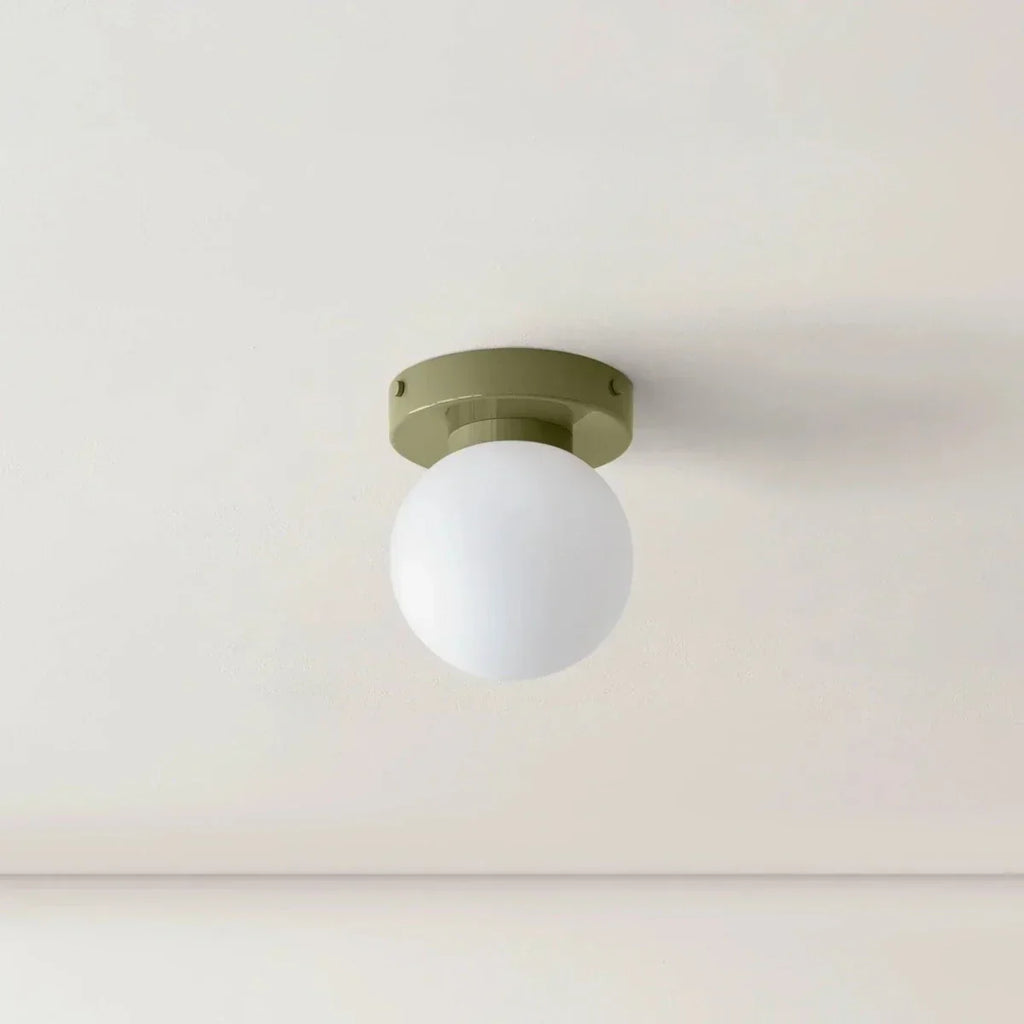 Nordische LED-Wandleuchte - Glaskugel, schlanke Metallbasis