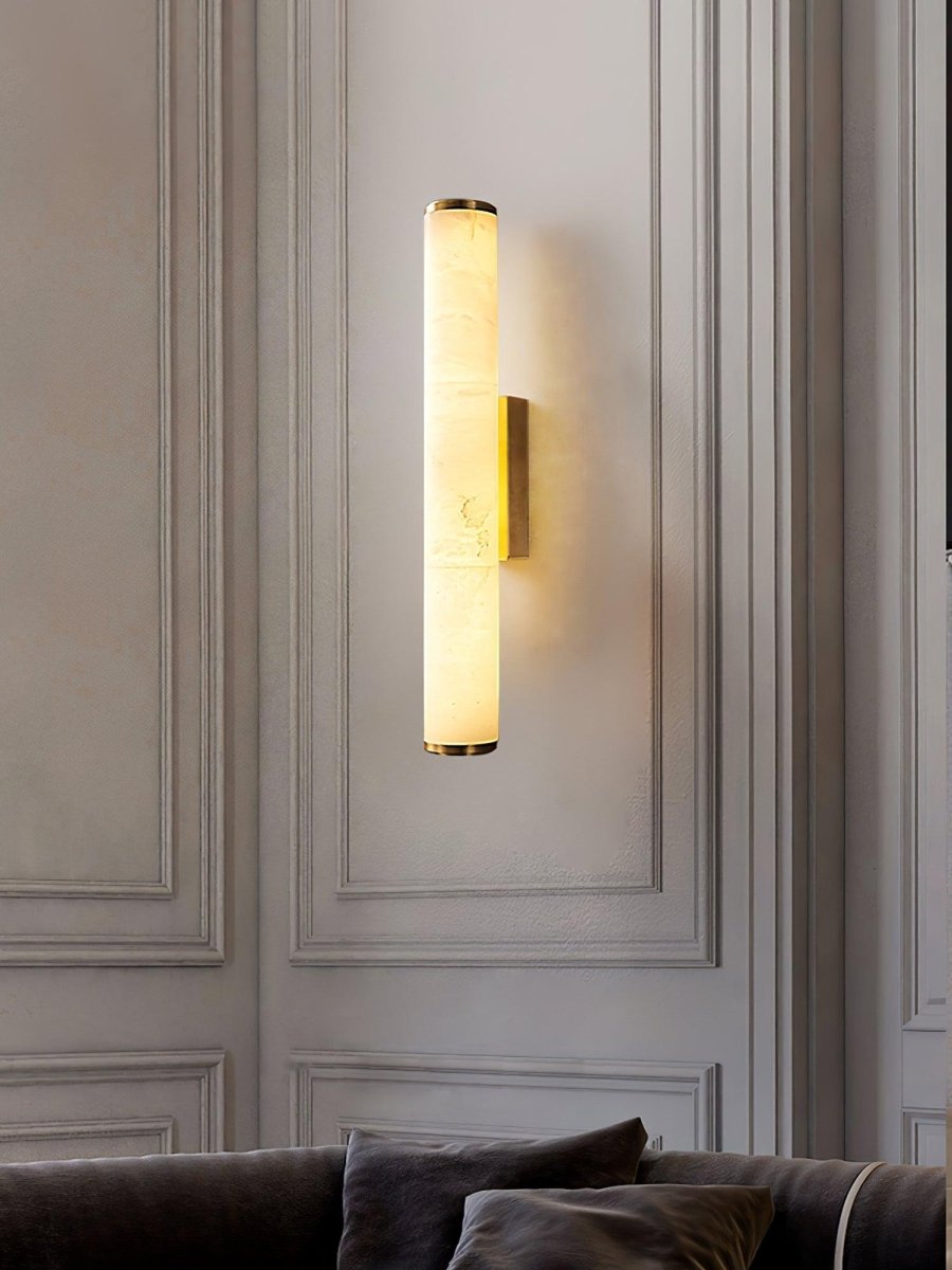 Moderne Wandleuchte mit Alabasterrohr – ein LED-Leuchtmittel