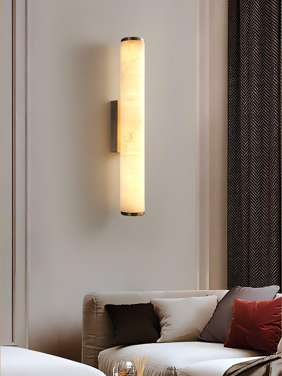 Moderne Wandleuchte mit Alabasterrohr – ein LED-Leuchtmittel