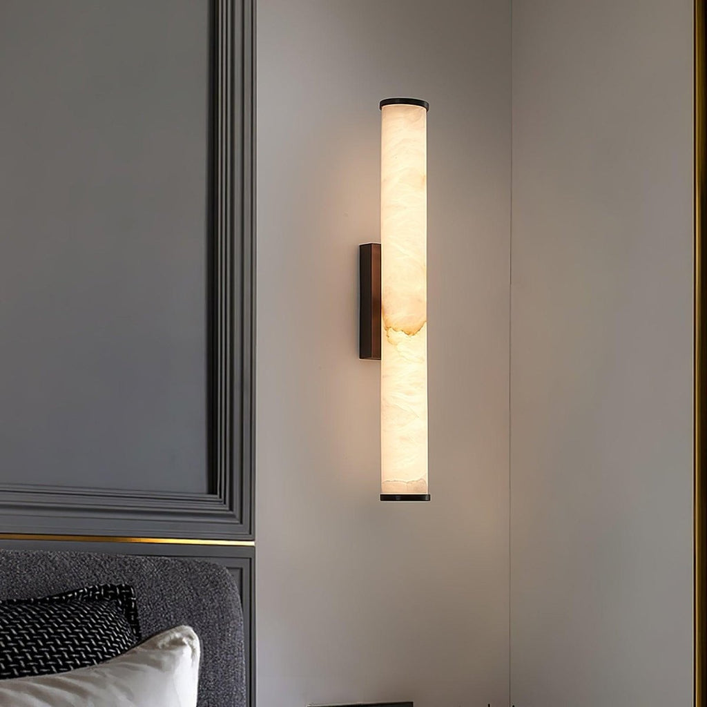 Moderne Wandleuchte mit Alabasterrohr – ein LED-Leuchtmittel