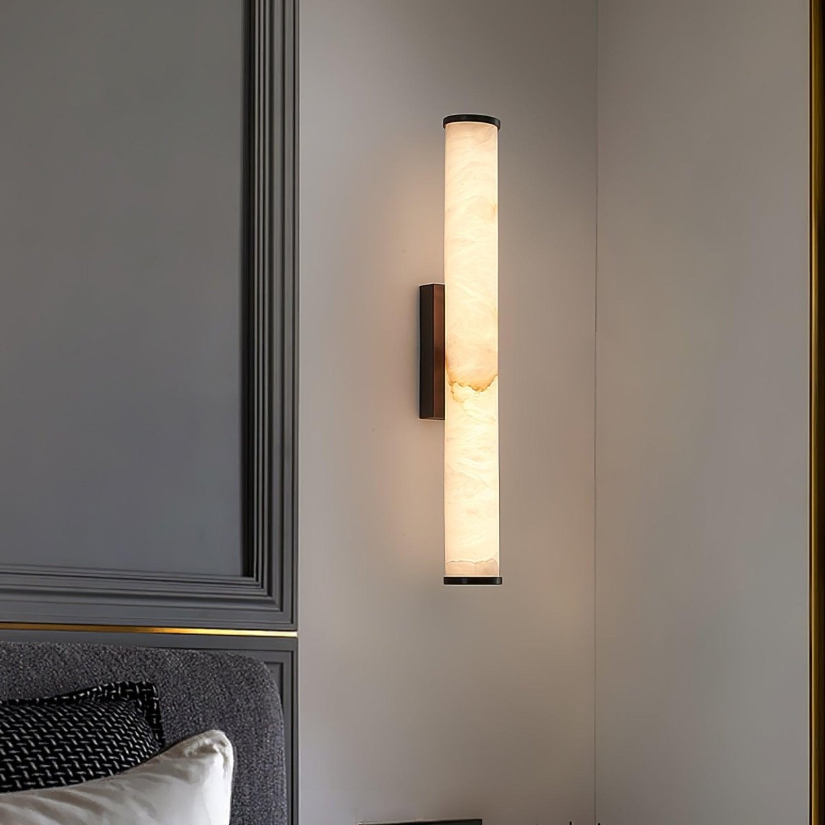 Moderne Wandleuchte mit Alabasterrohr – ein LED-Leuchtmittel