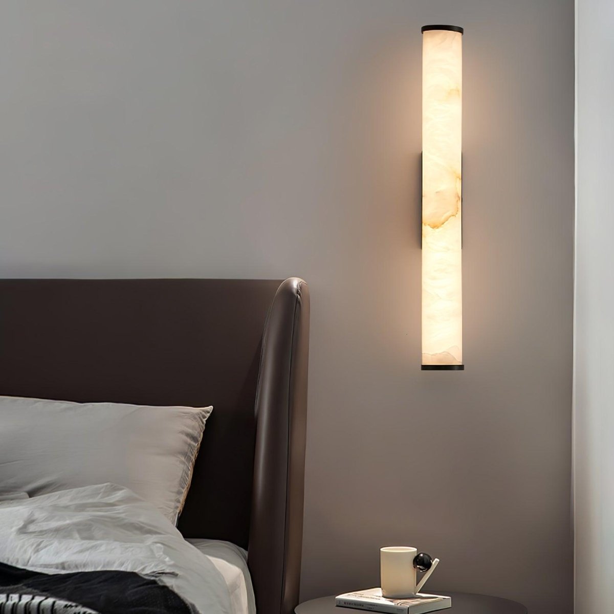 Moderne Wandleuchte mit Alabasterrohr – ein LED-Leuchtmittel