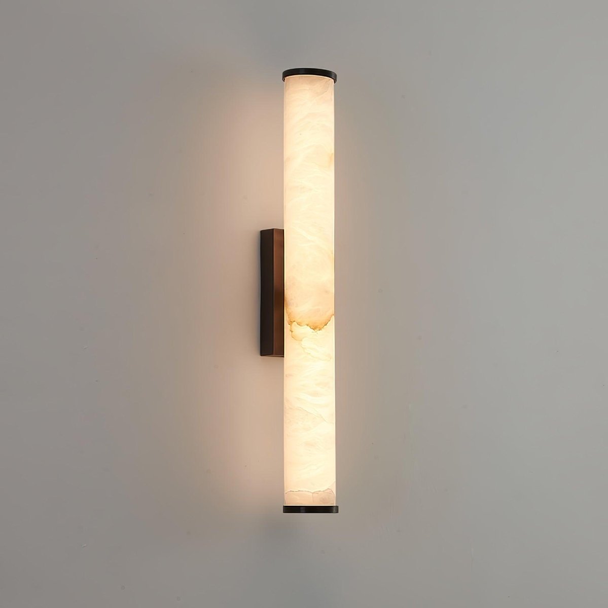 Moderne Wandleuchte mit Alabasterrohr – ein LED-Leuchtmittel