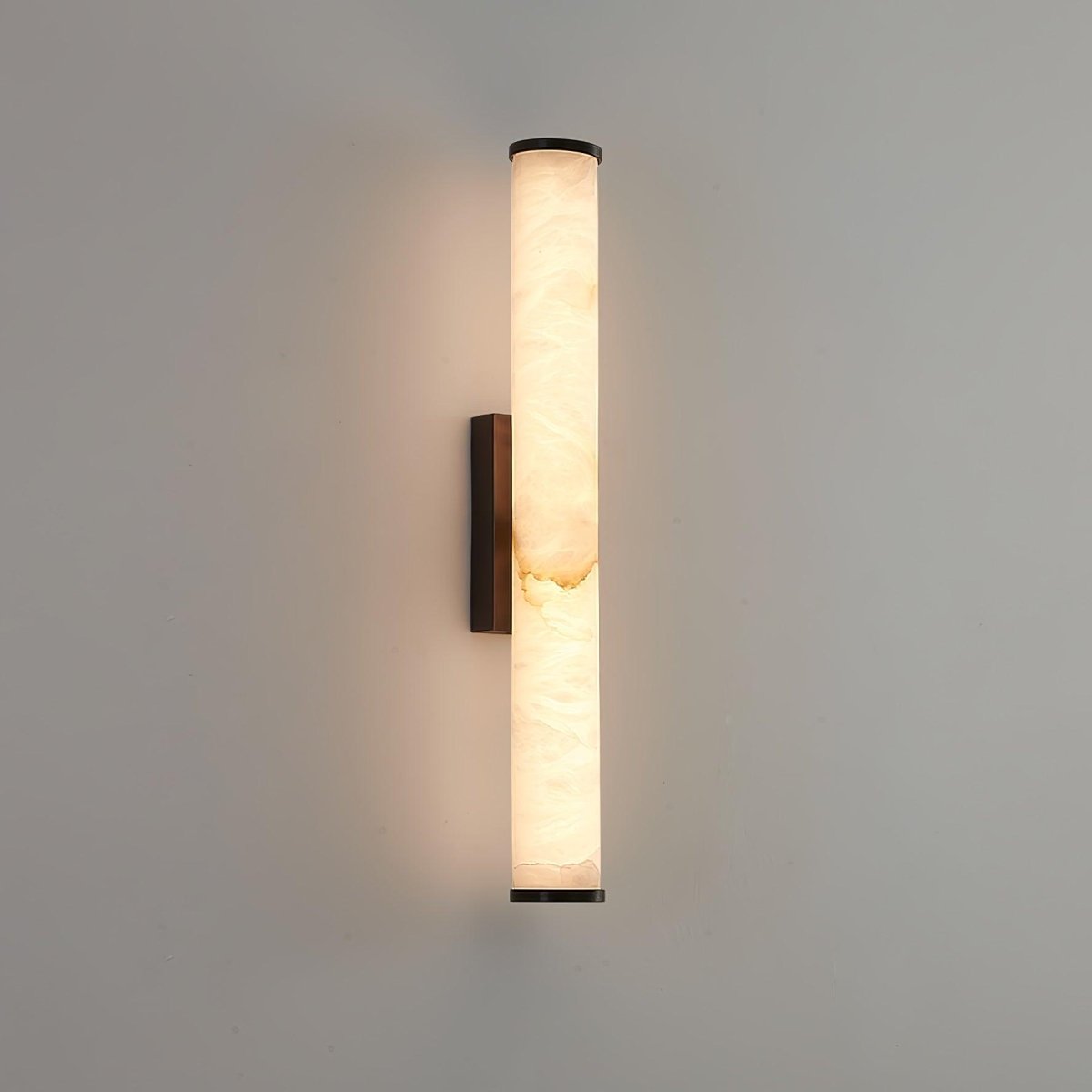 Moderne Wandleuchte mit Alabasterrohr – ein LED-Leuchtmittel