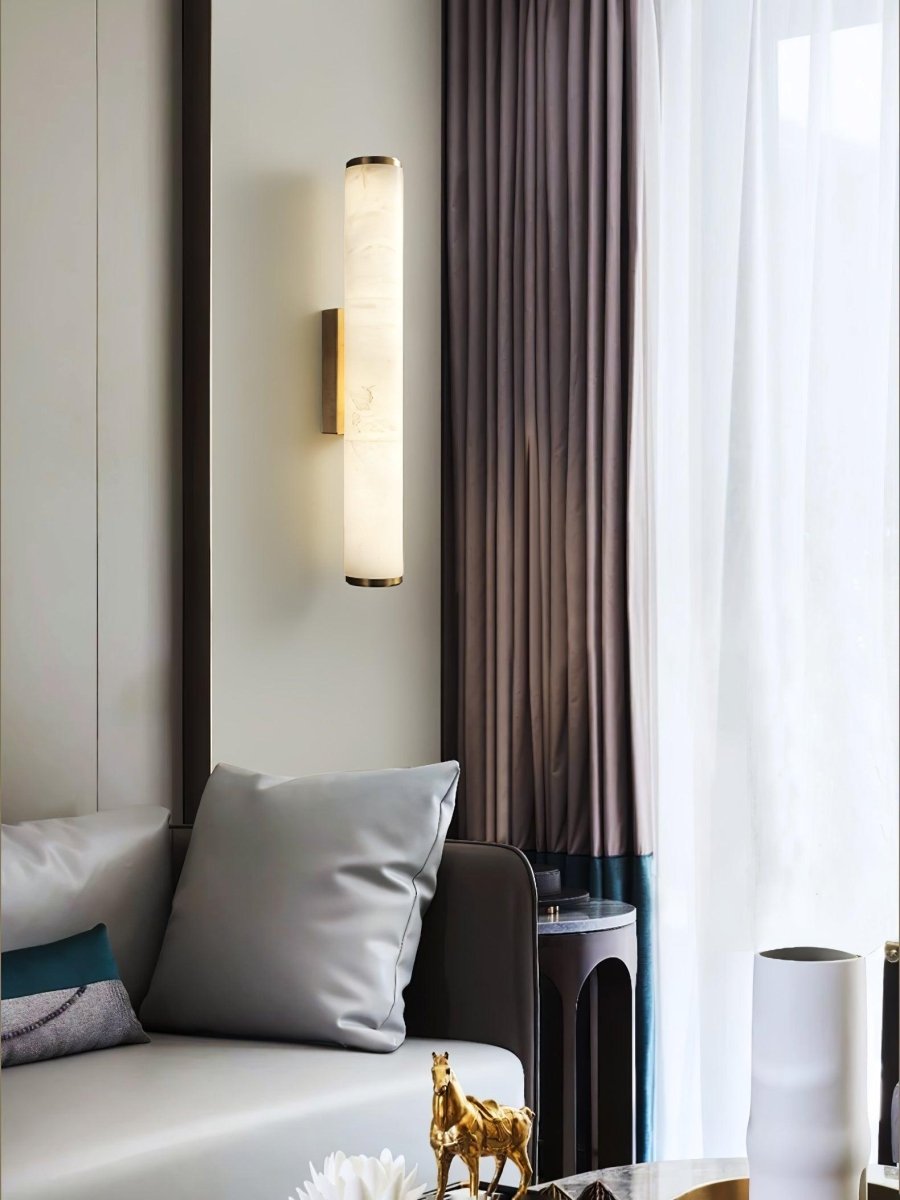 Moderne Wandleuchte mit Alabasterrohr – ein LED-Leuchtmittel