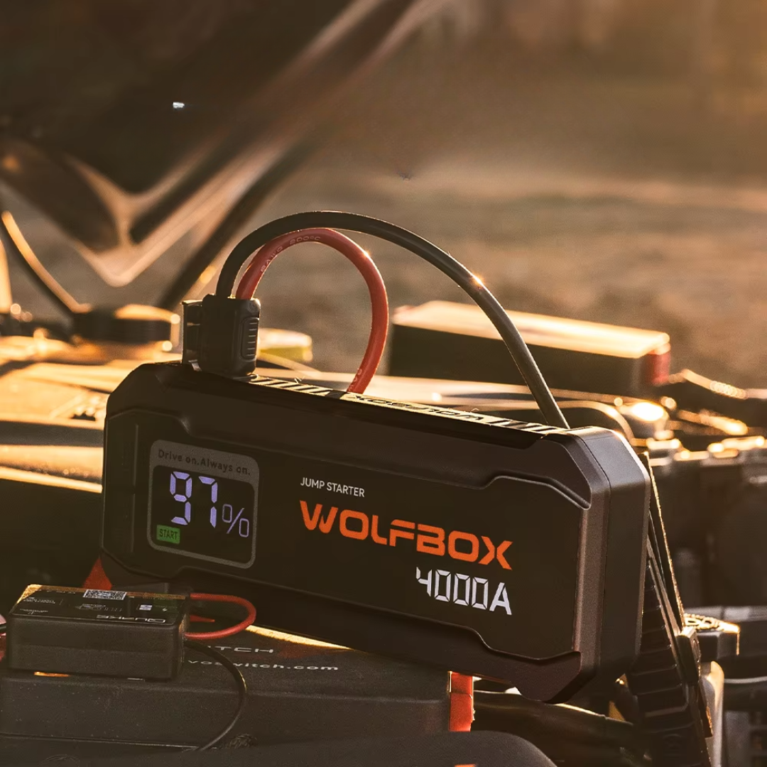 Tragbares 24000mAh-Auto-Starthilfegerät — 4000A Spitzenstrom