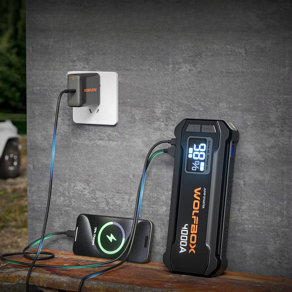 Tragbares 24000mAh-Auto-Starthilfegerät — 4000A Spitzenstrom