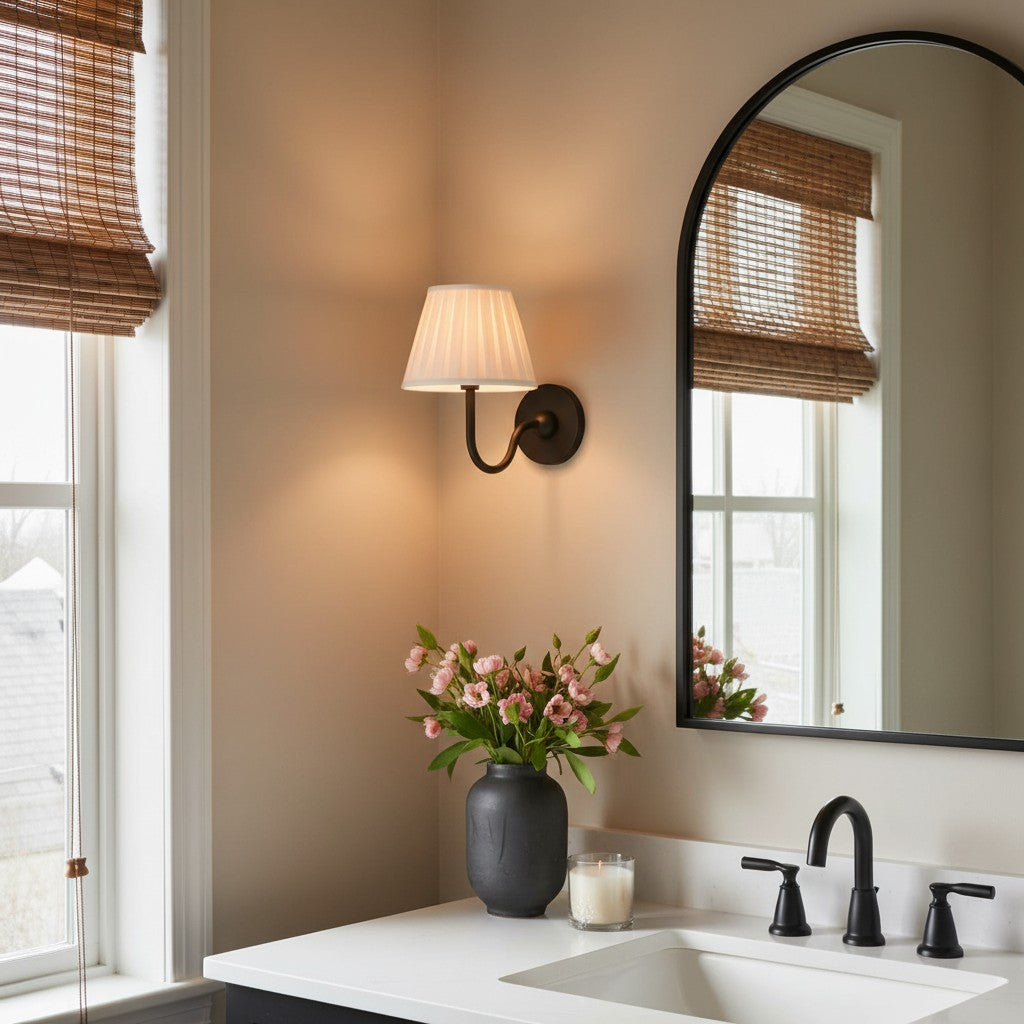 Wandlamp met geplooide lampenkap – rustieke lamp van metaal & linnen