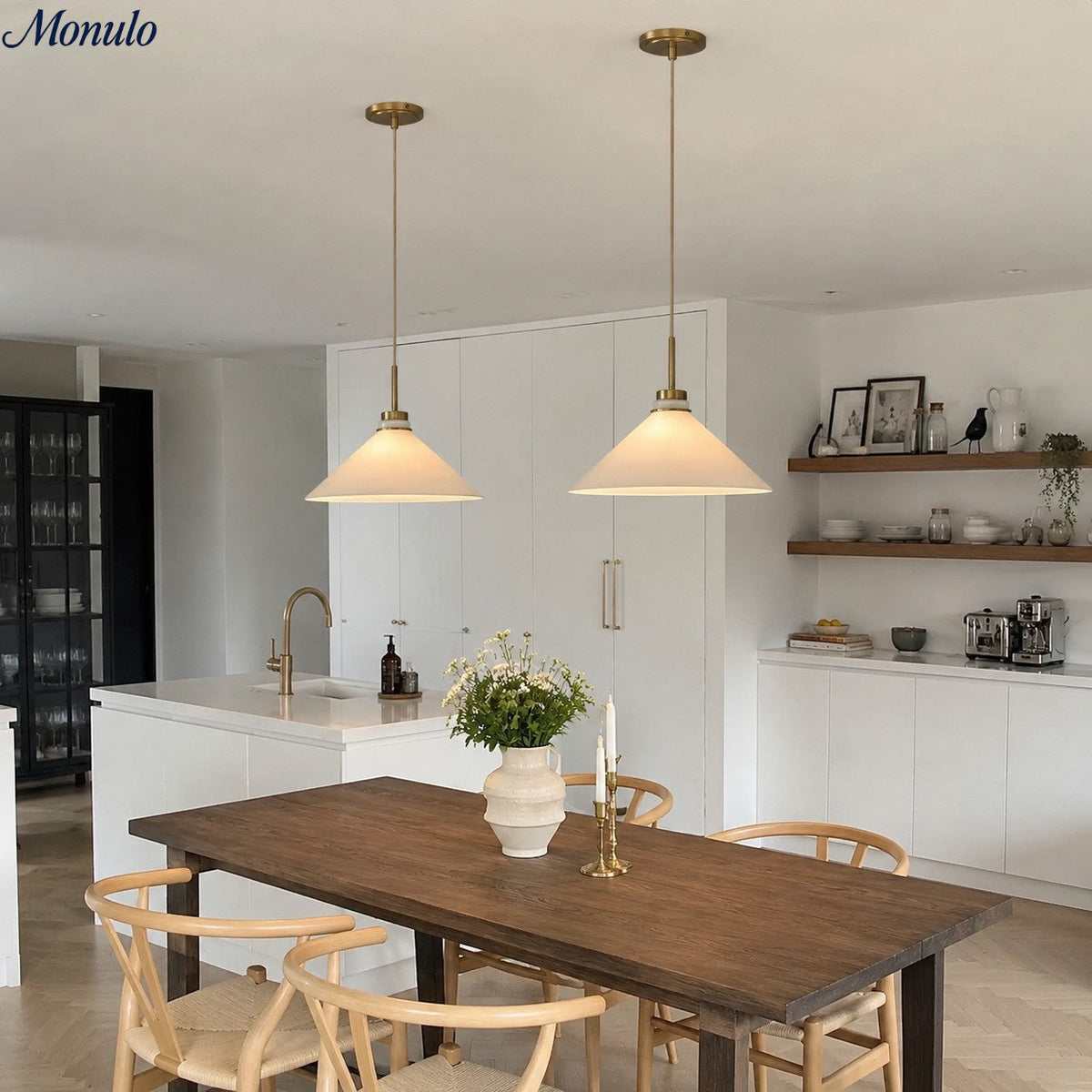 Kegelförmige Pendelleuchte — dimmbarer Landhausstil