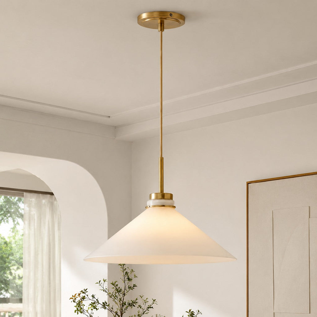 Kegelförmige Pendelleuchte — dimmbarer Landhausstil