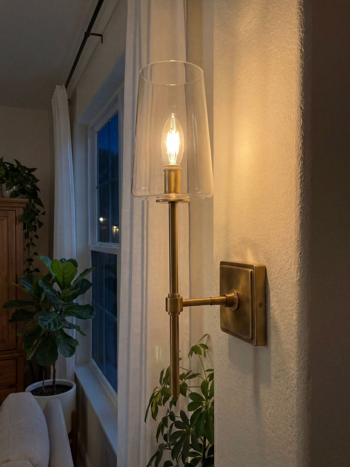Wandlamp van helder glas — configuratie van één tot drie lampen