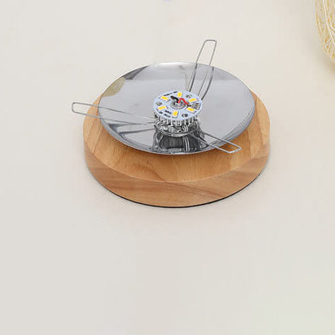 Lampe de table japandi — rotin naturel et finition bois
