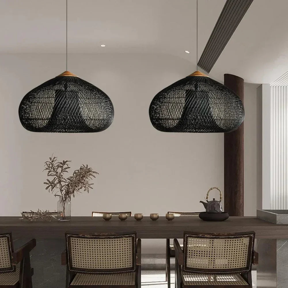 Lampă suspendată din ratan, lucrată manual - decor Japandi boho