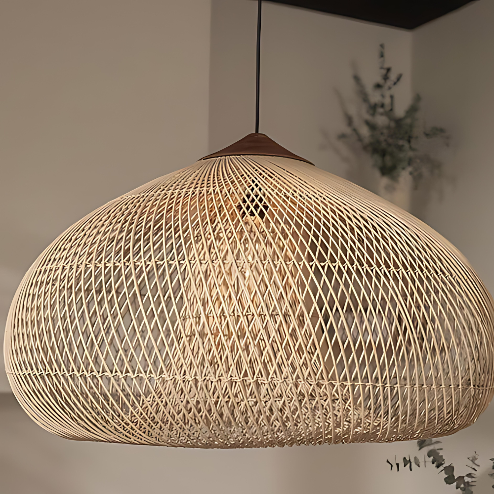 Lampă suspendată din ratan, lucrată manual - decor Japandi boho