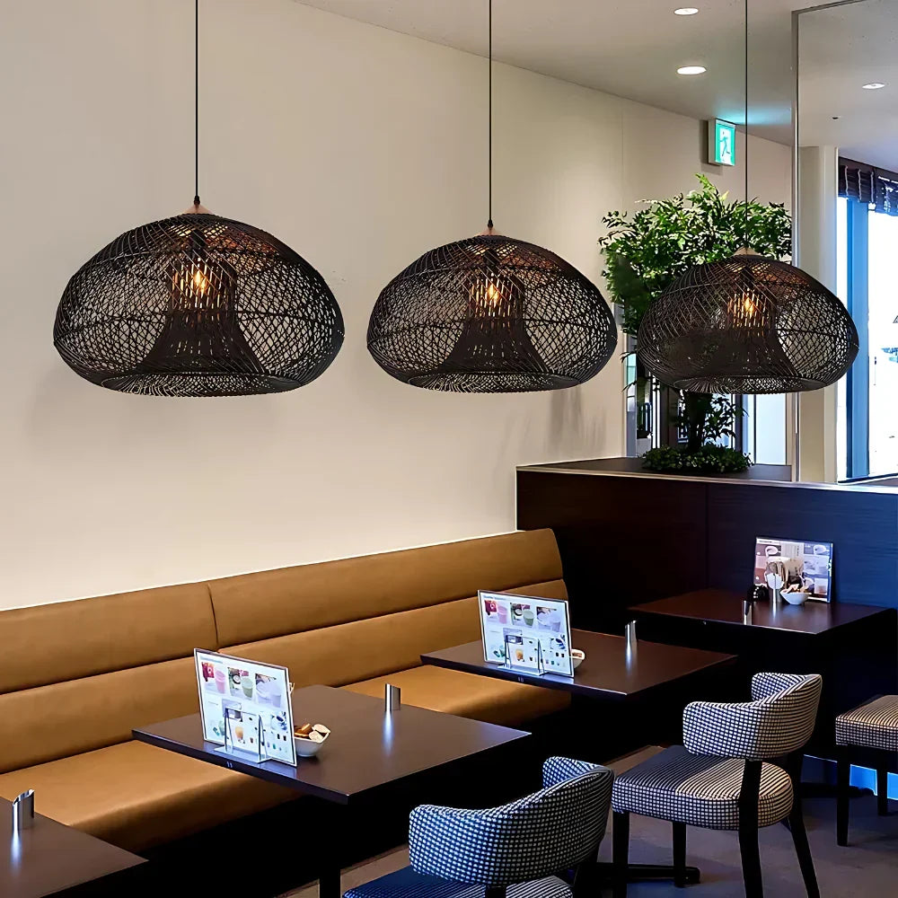 Lampă suspendată din ratan, lucrată manual - decor Japandi boho
