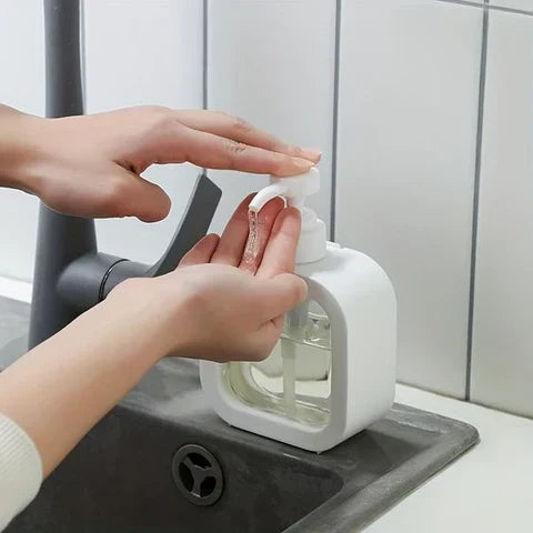 מתקן סבון סקנדינבי — עיצוב משאבה מינימליסטי