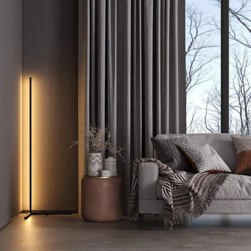 142 cm LED-gulvlampe i aluminium — dæmpbar med fjernbetjening