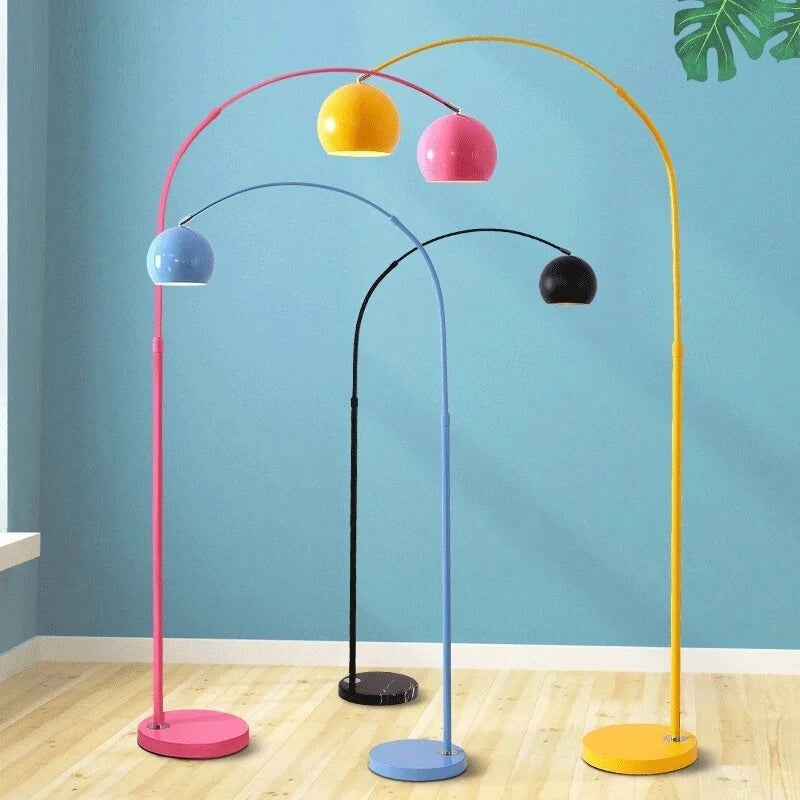 Gebogen LED-vloerlamp, dimbaar — 6 macaronkleuren