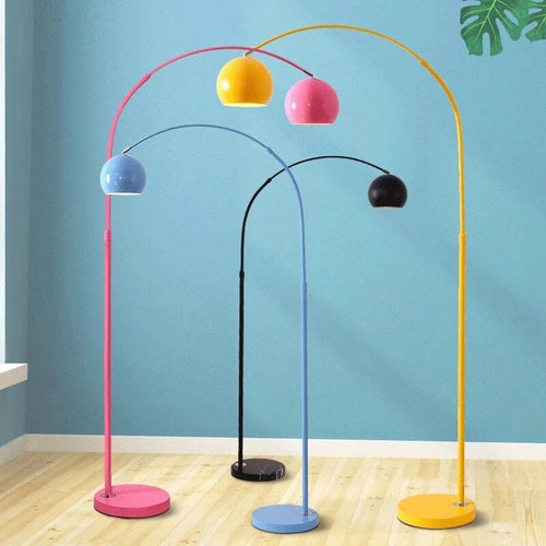 Gebogen LED-vloerlamp, dimbaar — 6 macaronkleuren