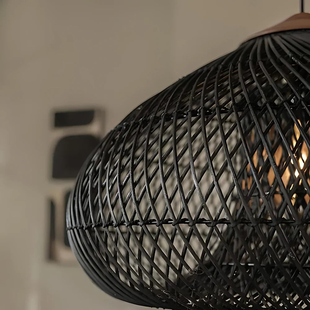 Lampă suspendată din ratan, lucrată manual - decor Japandi boho