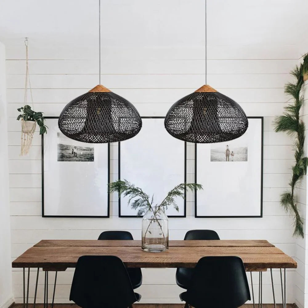 Lampă suspendată din ratan, lucrată manual - decor Japandi boho