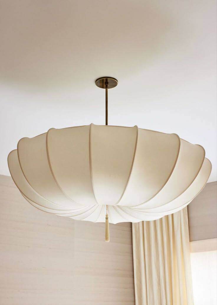 Molnformad taklampa — fransk design, mjukt sken