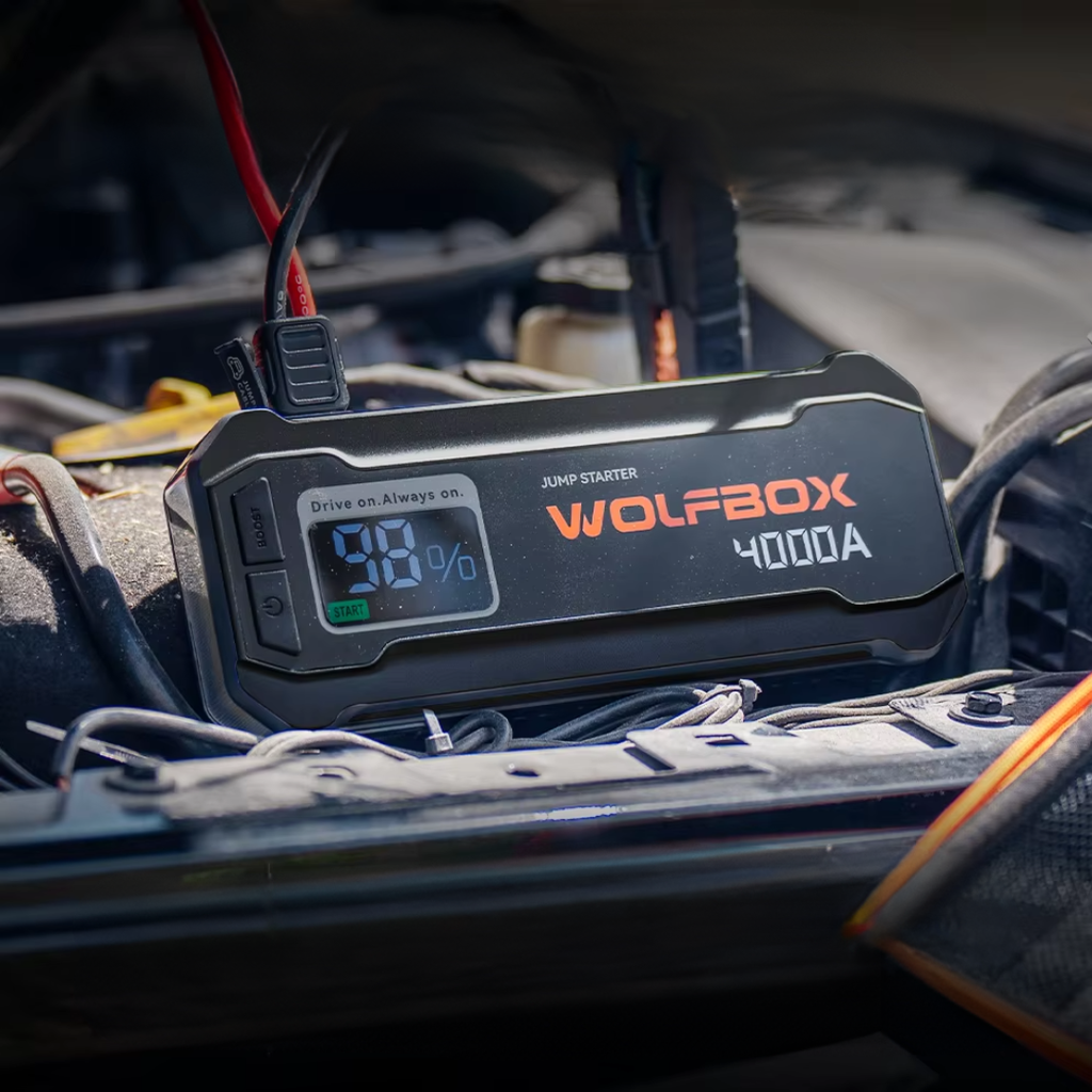 Tragbares 24000mAh-Auto-Starthilfegerät — 4000A Spitzenstrom