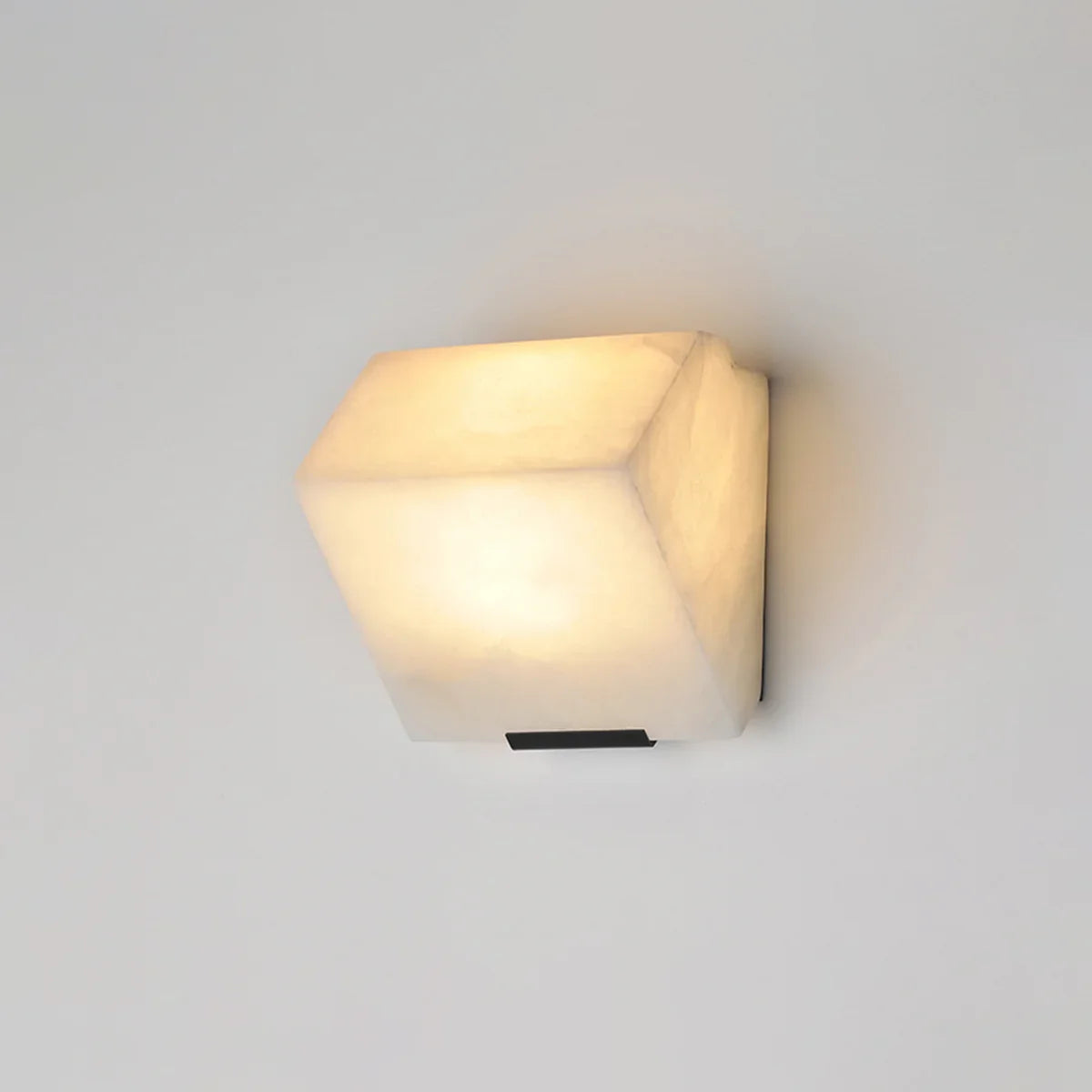 Alabaster Staircase Wall Lamp | wildoxy