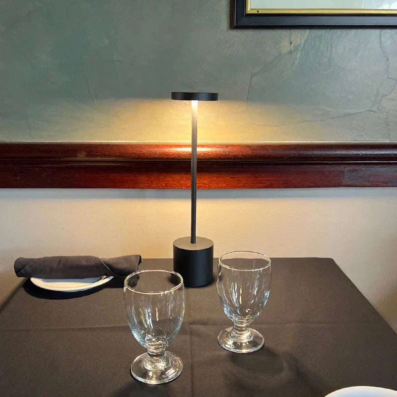 Kabellose Tischlampe — Wiederaufladbar, dimmbar, wasserdicht, Touch-Bedienung
