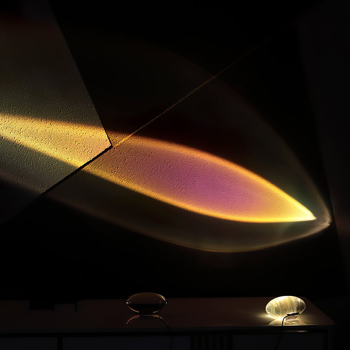Marsman-tafellamp — oogvormige lichtprojectie op de muur, zachte gloed