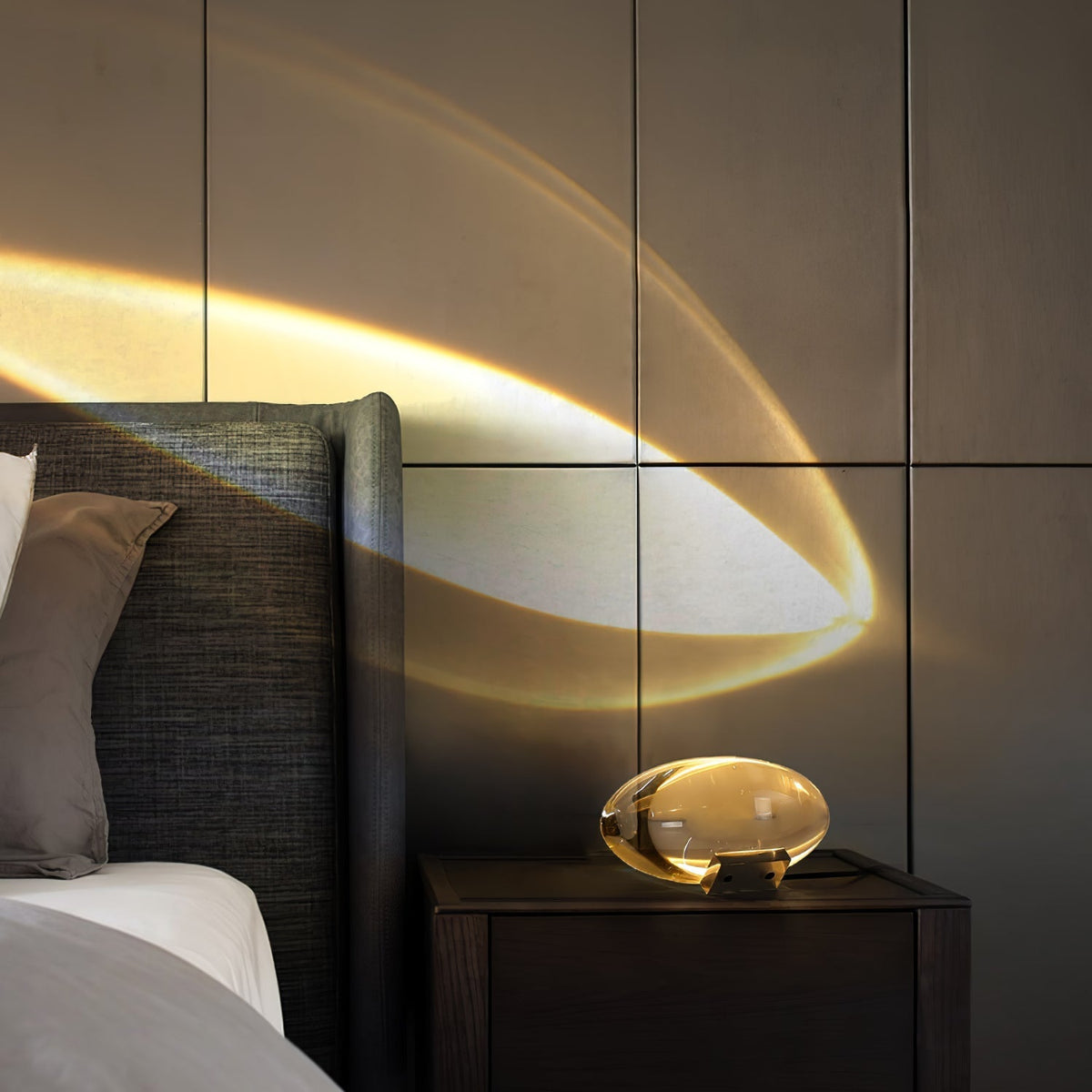 Marsman-tafellamp — oogvormige lichtprojectie op de muur, zachte gloed