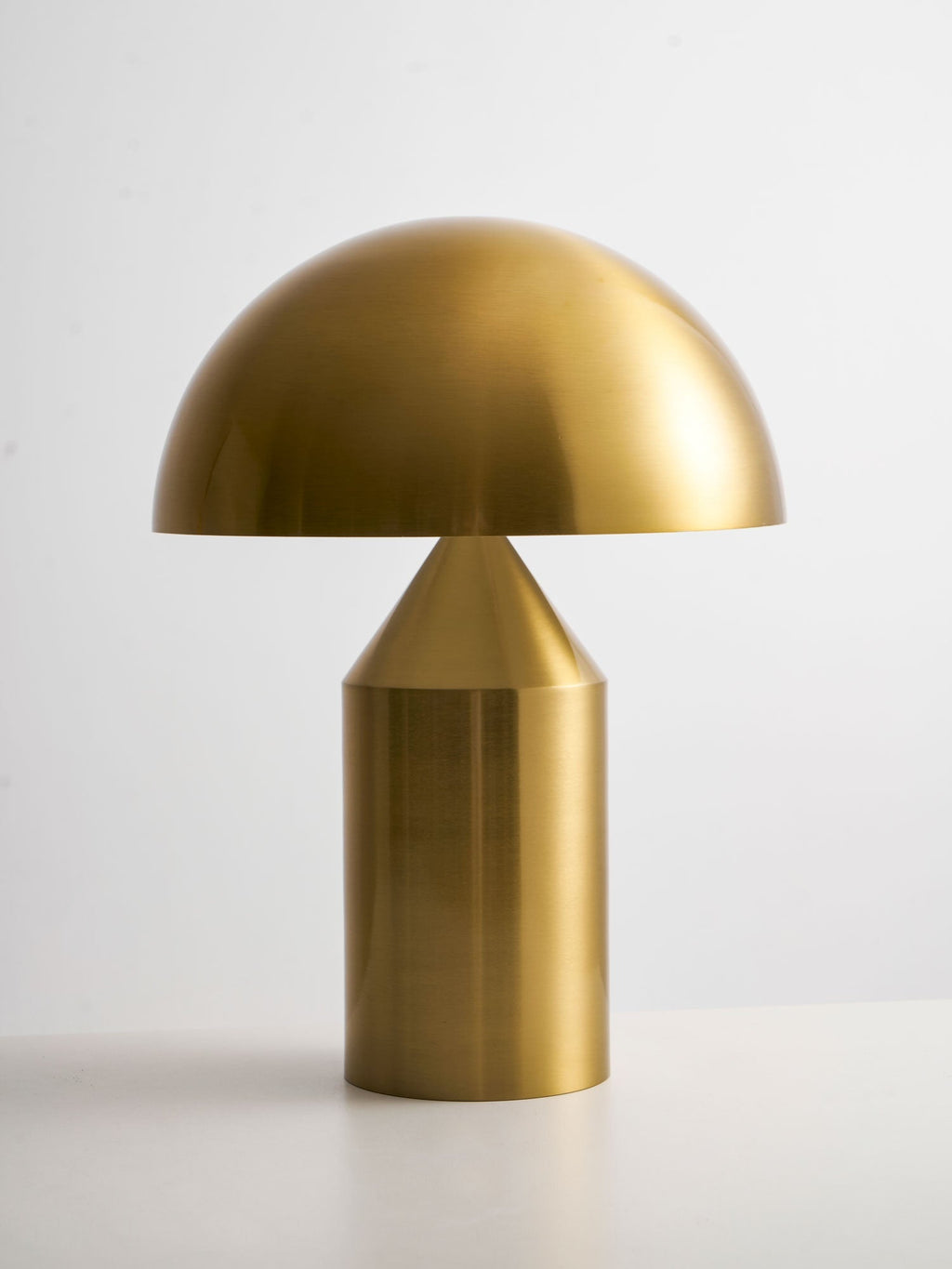 Geometrische Metalllampe — italienisches Design, 2 Größen, 5 Oberflächen