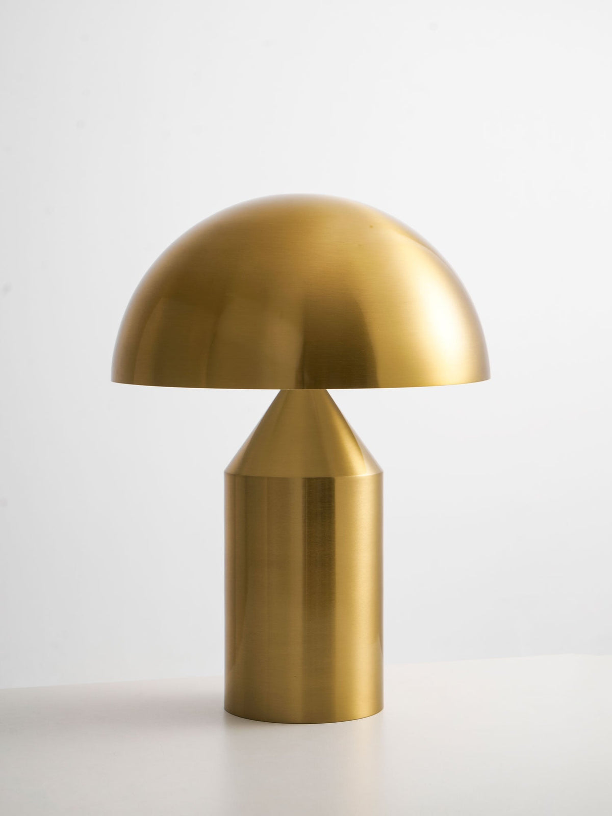 Geometrische Metalllampe — italienisches Design, 2 Größen, 5 Oberflächen
