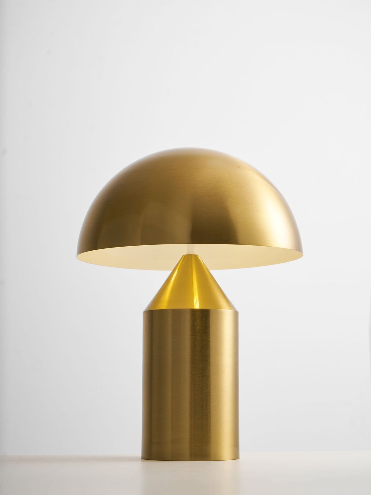 Geometrische Metalllampe — italienisches Design, 2 Größen, 5 Oberflächen