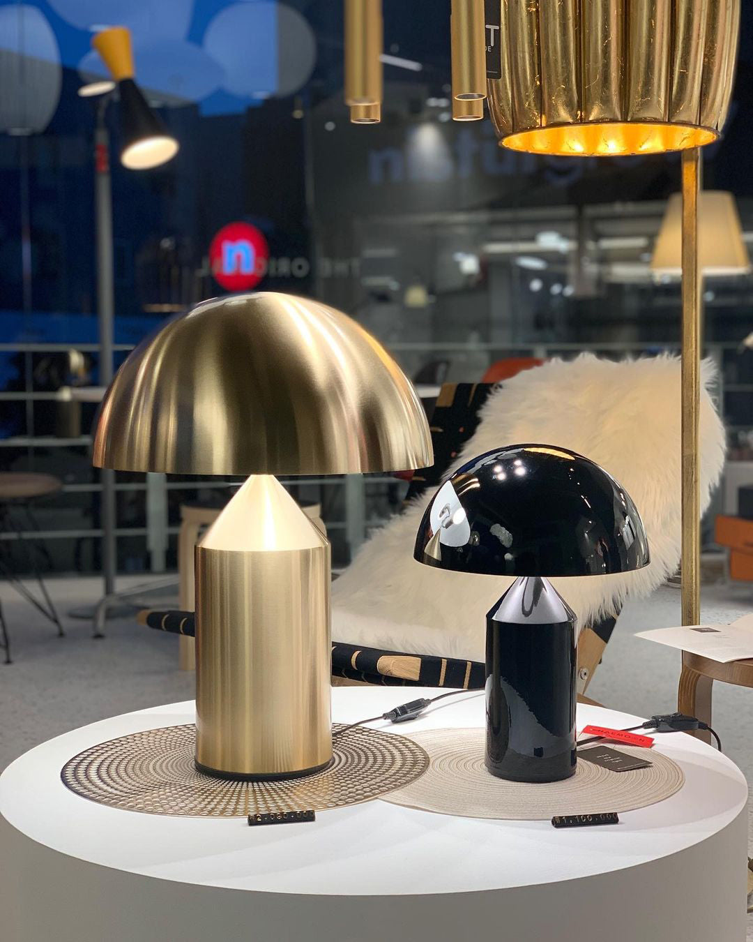 Geometrische Metalllampe — italienisches Design, 2 Größen, 5 Oberflächen