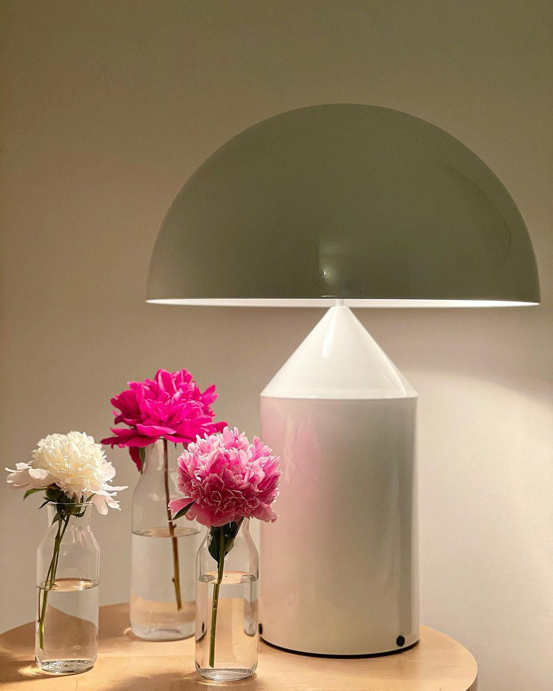 Geometrische Metalllampe — italienisches Design, 2 Größen, 5 Oberflächen