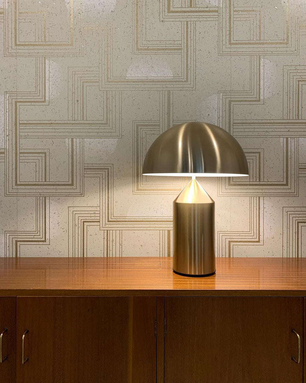 Geometrische Metalllampe — italienisches Design, 2 Größen, 5 Oberflächen