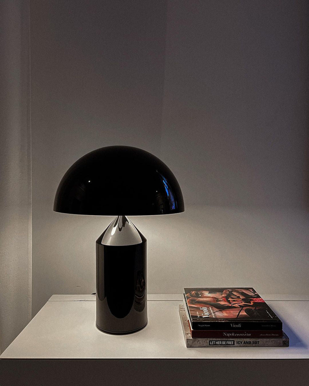 Geometrische Metalllampe — italienisches Design, 2 Größen, 5 Oberflächen