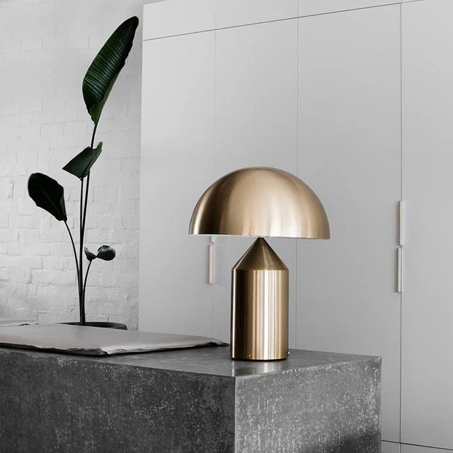 Geometrische Metalllampe — italienisches Design, 2 Größen, 5 Oberflächen