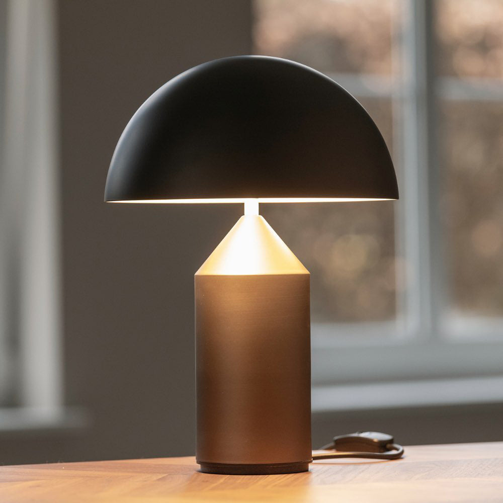 Geometrische Metalllampe — italienisches Design, 2 Größen, 5 Oberflächen