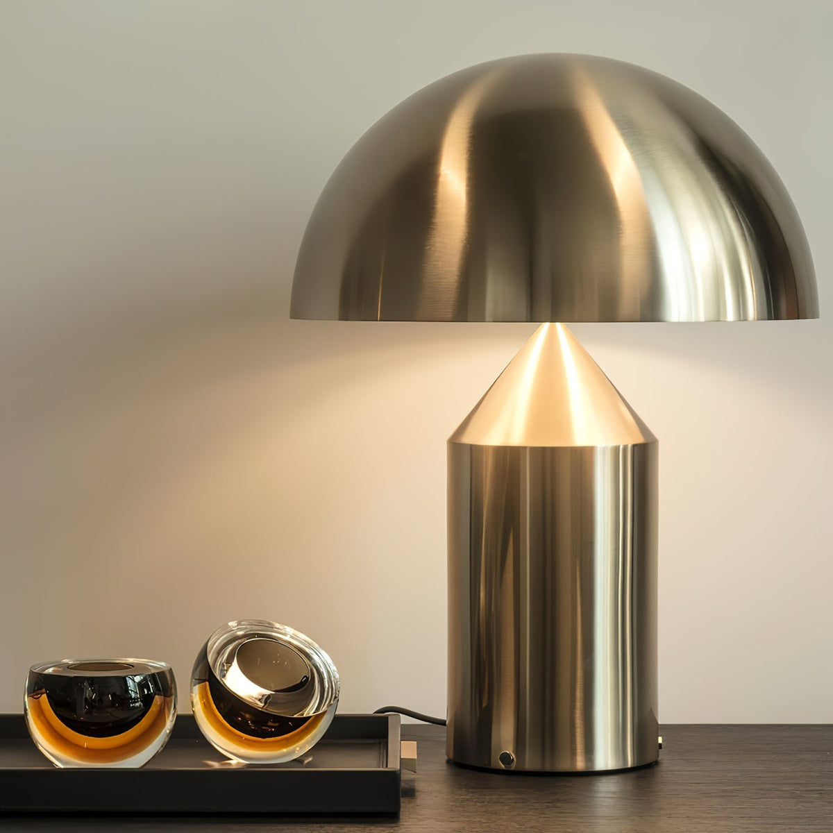Geometrische Metalllampe — italienisches Design, 2 Größen, 5 Oberflächen