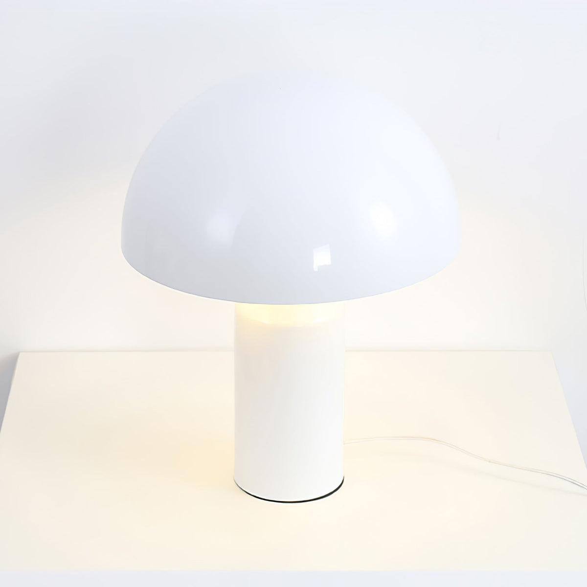 Geometrische Metalllampe — italienisches Design, 2 Größen, 5 Oberflächen