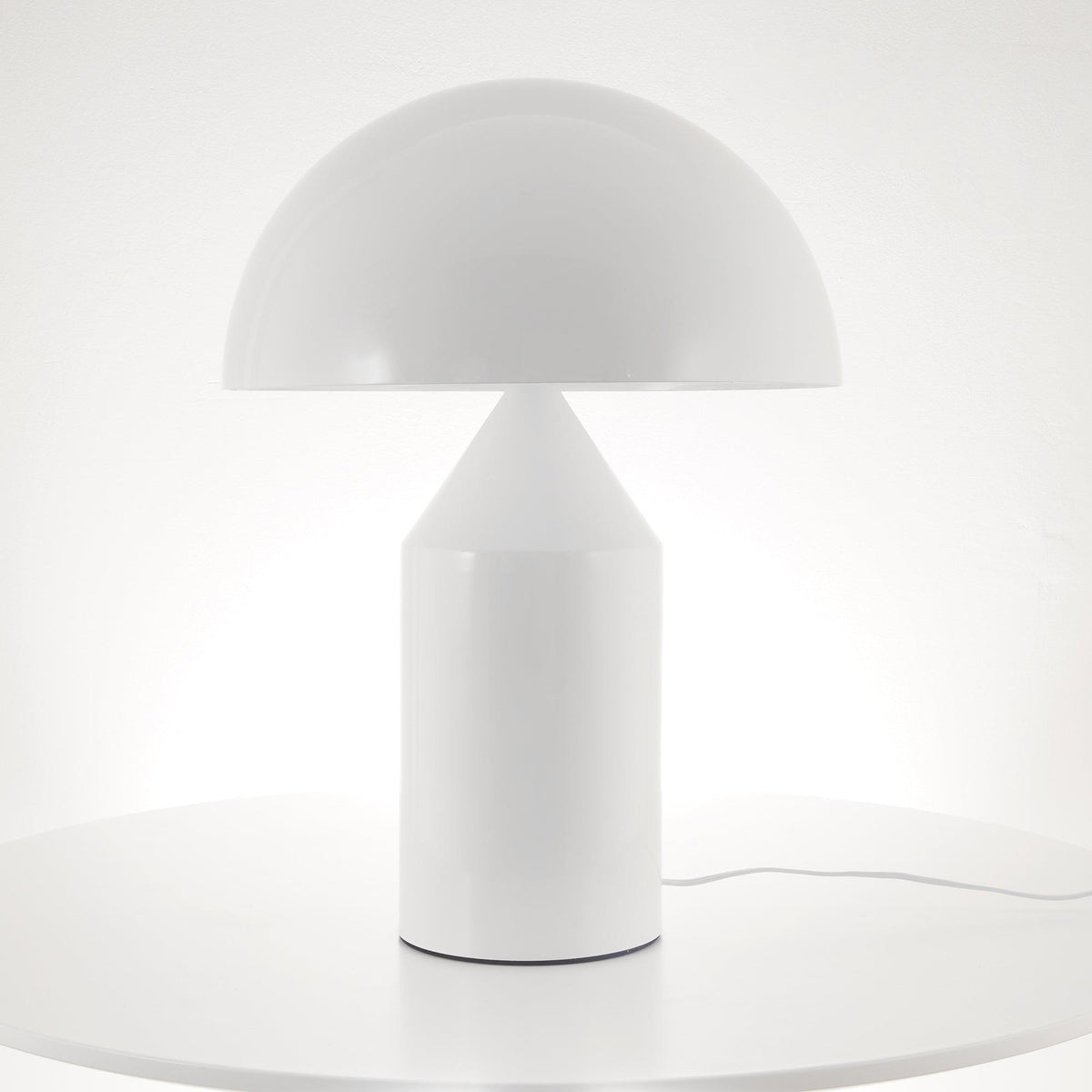Geometrische Metalllampe — italienisches Design, 2 Größen, 5 Oberflächen