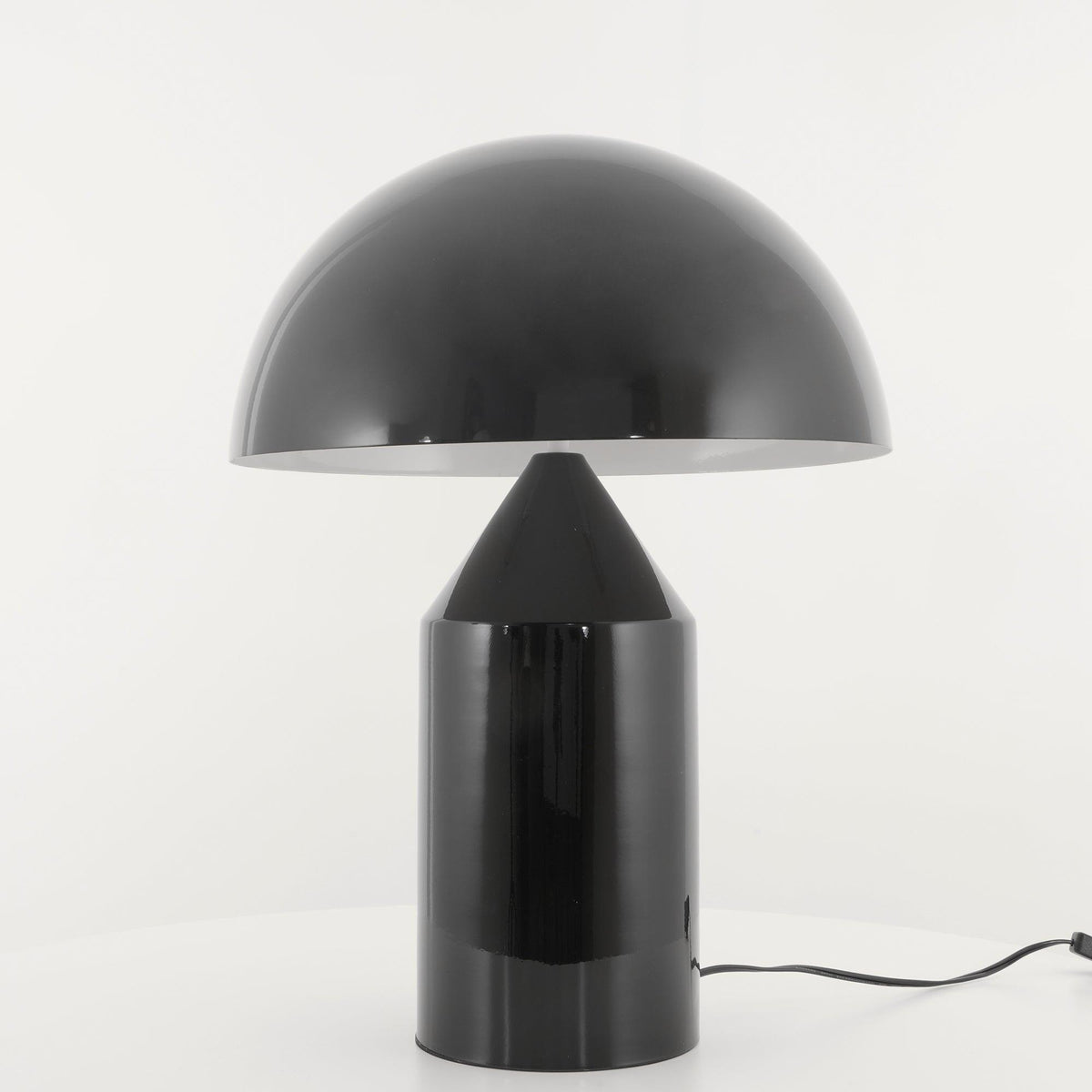 Geometrische Metalllampe — italienisches Design, 2 Größen, 5 Oberflächen