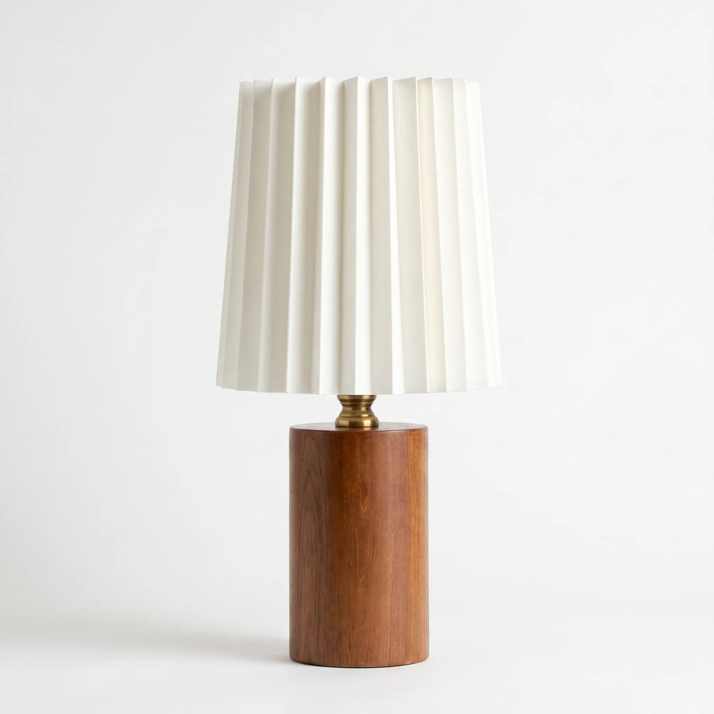 Vintage Style Pleated Table Lamp -  Reading In Bed - Wildoxy