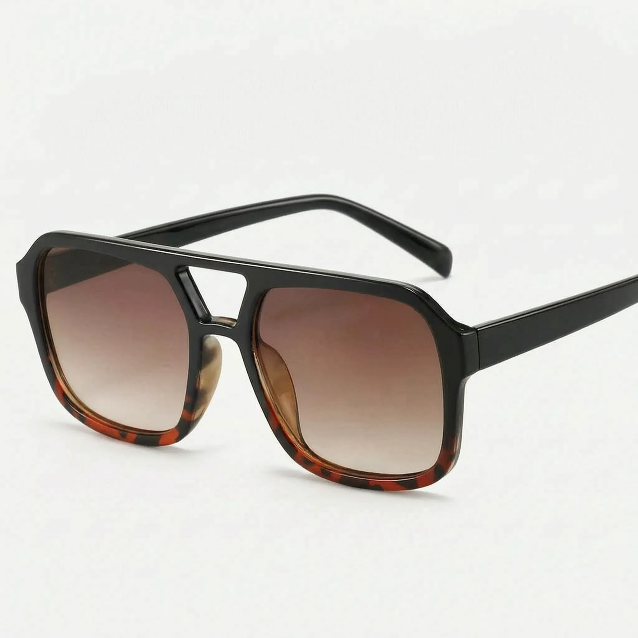 Oversized Aviator Sunglasses -  Driving In Sunlight - Wildoxy