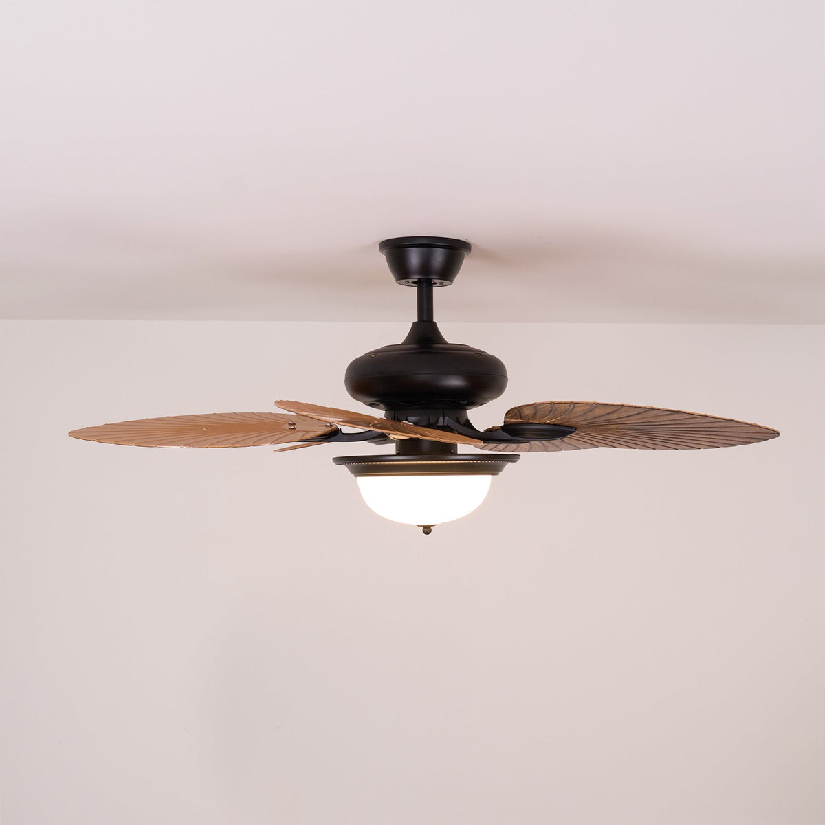 Tropischer Holz-Deckenventilator mit Licht, Fernbedienung und 6 Geschwindigkeitsstufen